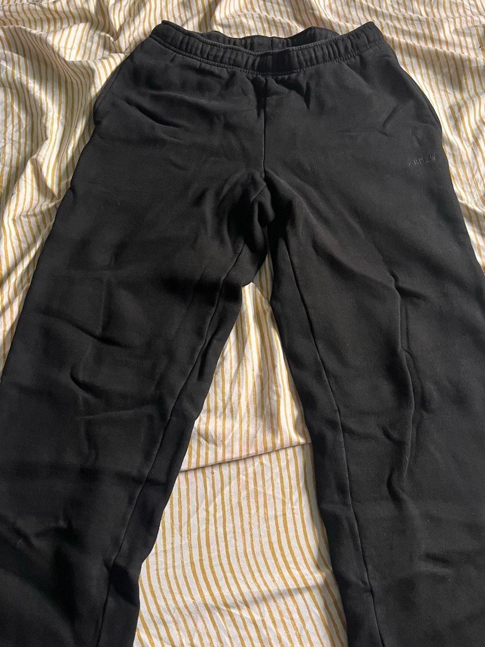 Aritzia black sweat pants | Size small perfect fit